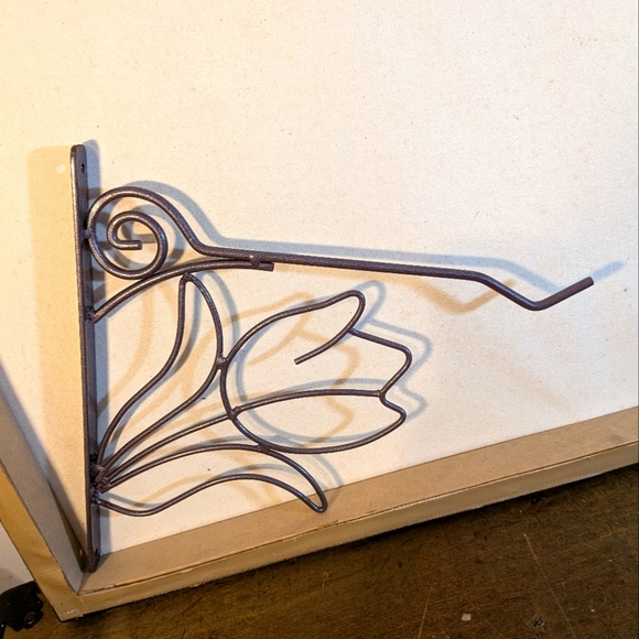 Metal Hanging Plant Bracket - Picture 1 of 6